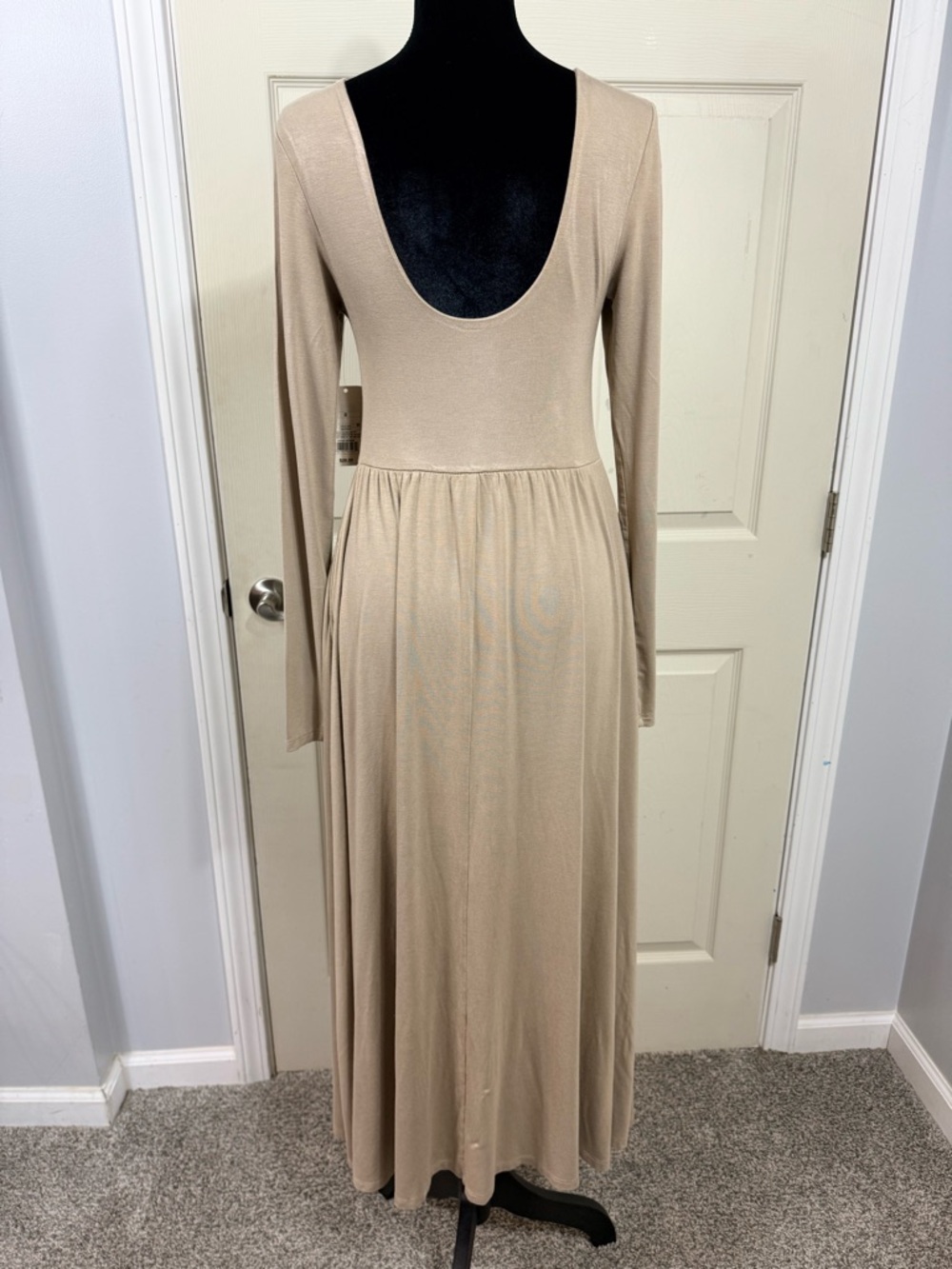 a new day - Scoop Neck Long Sleeve Maxi Dress - Picture 3 of 10